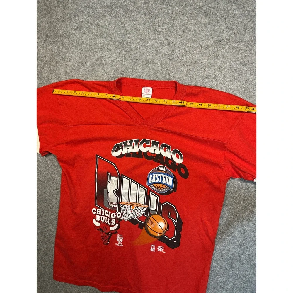 GTS Chicago Bulls NBA Graphic T-Shirt Large Red Vintage 90s Eastern Conference